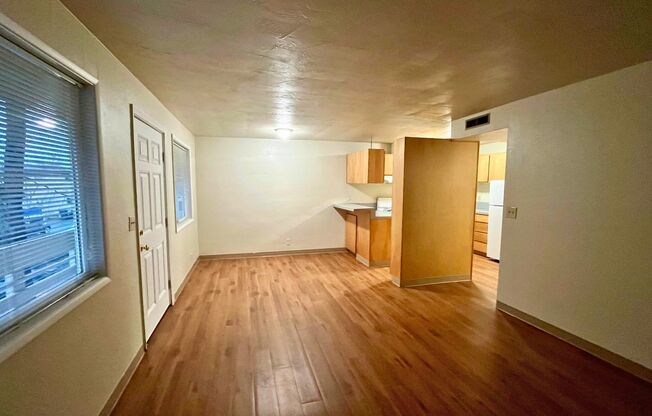 2 beds, 1 bath, 800 sqft, $1,345, Unit 06