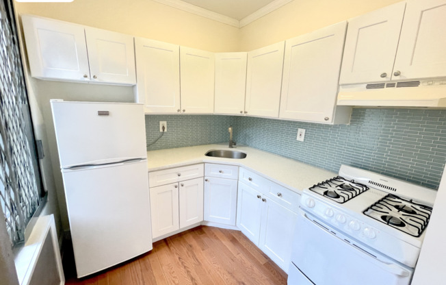 2 beds, 1 bath, $2,995, Unit 47