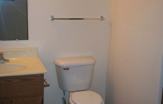 2 beds, 1.5 baths, 950 sqft, $1,094, Unit 3344 - 113