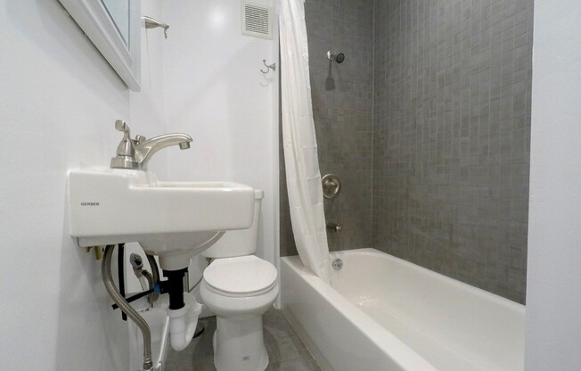 518 7th Street Unit 06