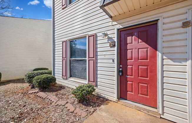 Lovely 2-Bed, 1.5 Bath Townhome in Quail Run of Charlotte!