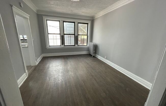 7654 Marquette