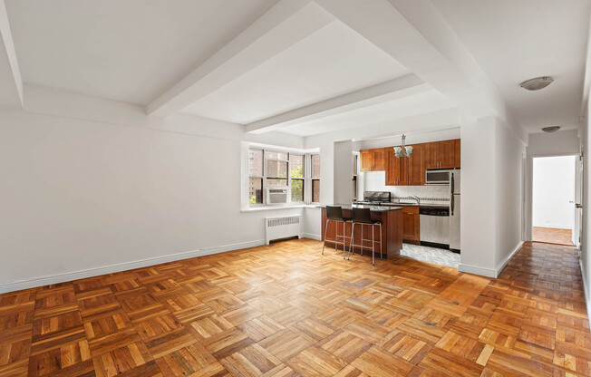 550 GRAND ST