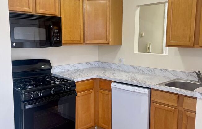 1 bed, 1 bath, 650 sqft, $1,225, Unit 4801-C2