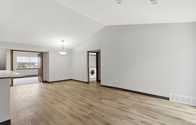 3 beds, 2 baths, 1,225 sqft, $2,025, Unit 4422-202
