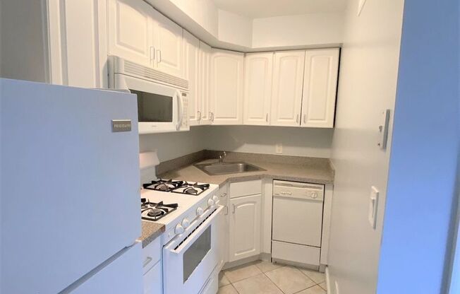 812 - OM-812 New York Avenue LLC