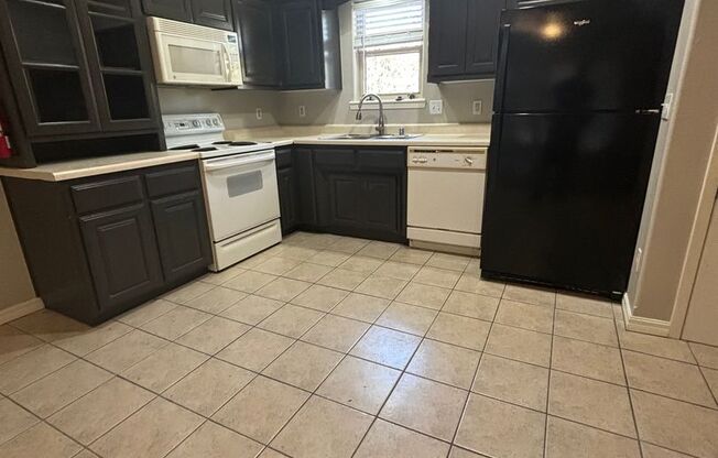 1 bed, 1 bath, 600 sqft, $1,050, Unit 56A