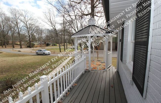 1108 BERWICK TRL