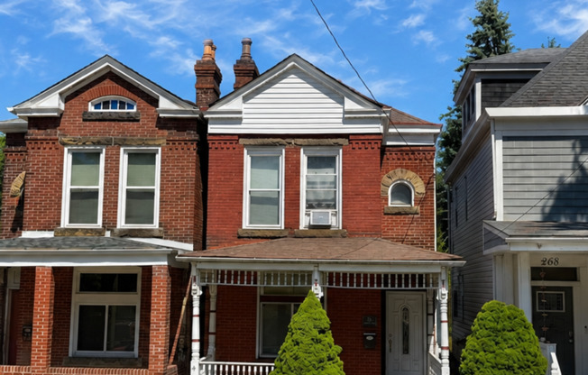 Avail Aug 26, 2026: Mt Washington Single Family Home with large deck, off street parking, yard, AC! Pets ok!