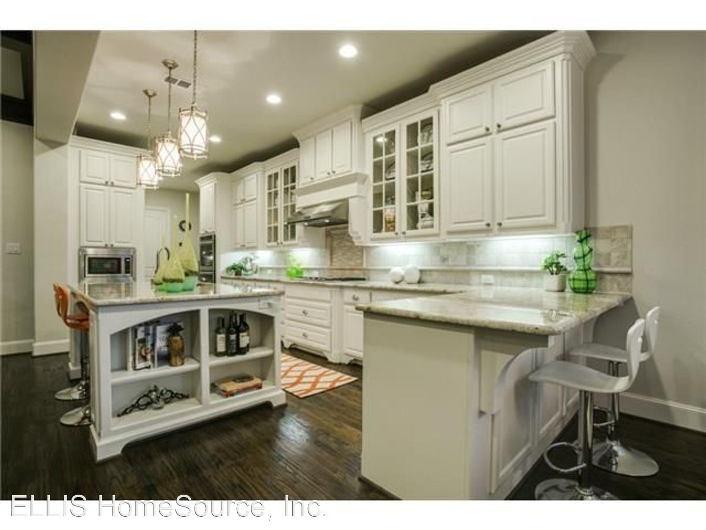 652 Clearwater Dr