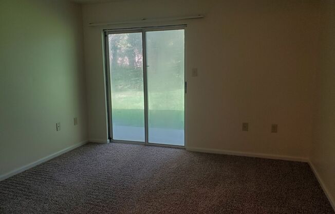 2 beds, 1 bath, $1,350, Unit Apt. Q