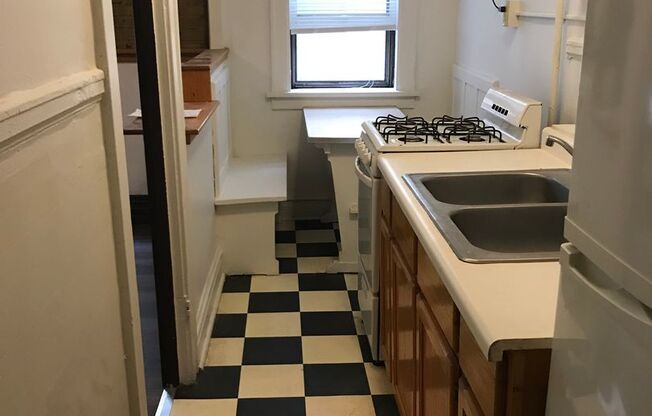 Studio, 1 bath, $775, Unit 103