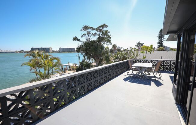 Fully Furnished Luxury Waterfront Unit w/in Walking Distance to the Shopping, Beach, Restaurants, & Bars