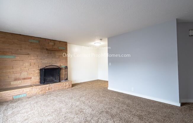 Renovated and Bright Two Bedroom Duplex In NE Portland!