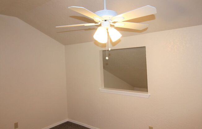 2 beds, 1 bath, 850 sqft, $850, Unit 10B