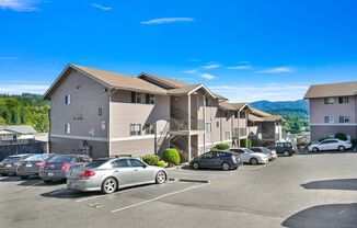 2 beds, 1 bath, 920 sqft, $1,700, Unit B210