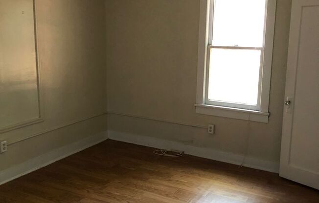 **Large (4BR/1BA) Dade City Home**