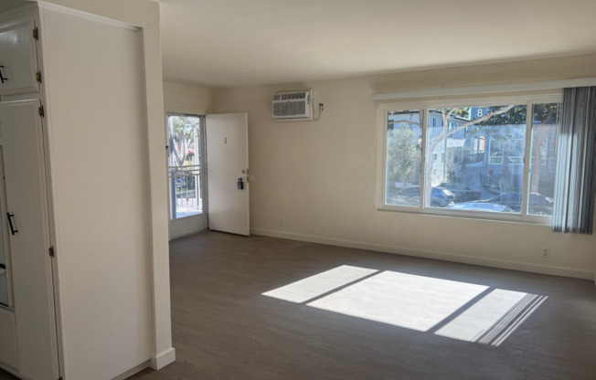 2 beds, 2 baths, $2,495, Unit 01