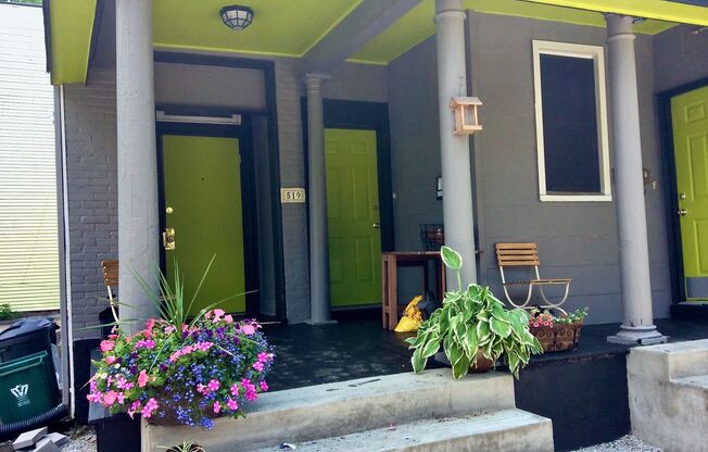 *** Modern & Charming Apartment in East End * Walk to Frick Park * Renovated * Available Now * our Today ***