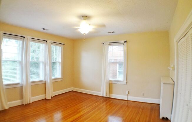 1 bed, 1 bath, $1,200, Unit # 5