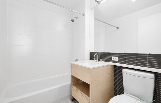 1 bed, 1 bath, 601 sqft, $4,100, Unit 15D