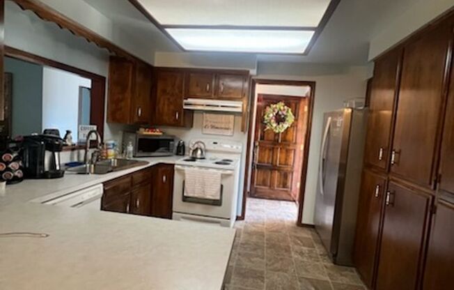 3-Bedroom, 2-Bath Home Convenient Location in South Salem