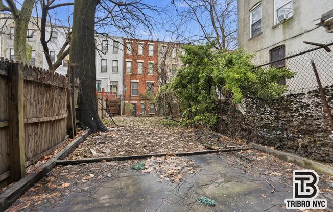 131 W 130 ST