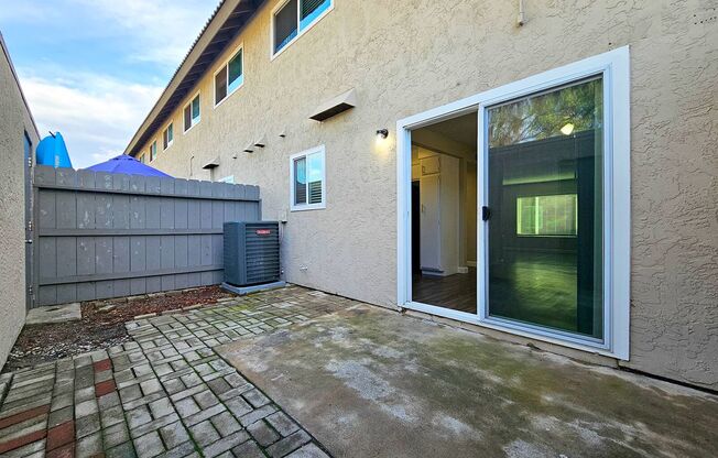 3 beds, 1.5 baths, $2,995, Unit 03