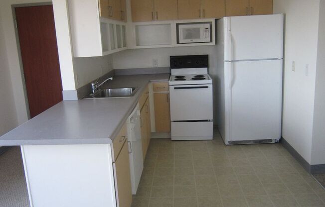 4 beds, 1.5 baths, 1,285 sqft, $4,275, Unit 45R-207