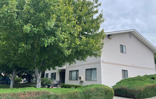 Skyview Apartments - 611 N. Baker St.