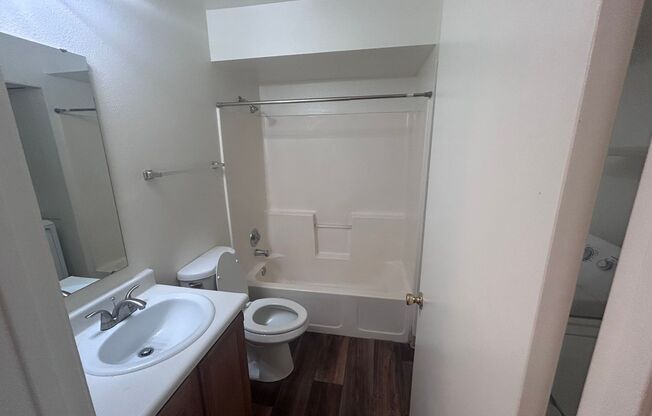 2 beds, 1 bath, 794 sqft, $1,305, Unit 887 - 203