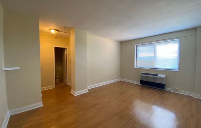 1 bed, 1 bath, $995, Unit 1020
