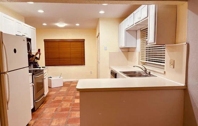 17031 SW 126 AVE