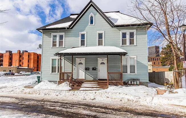 11 LINWOOD PL