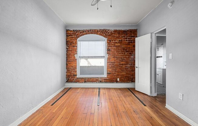 Studio, 1 bath, 450 sqft, $1,350, Unit 405