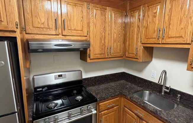 1 bed, 1 bath, 800 sqft, $1,775, Unit 5Y
