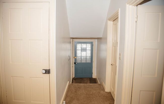 2 beds, 1 bath, $1,400, Unit Apt 101