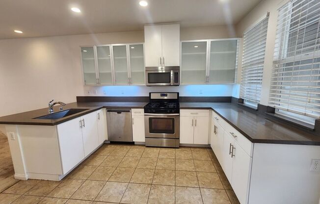 Azusa 2 bedroom Townhome