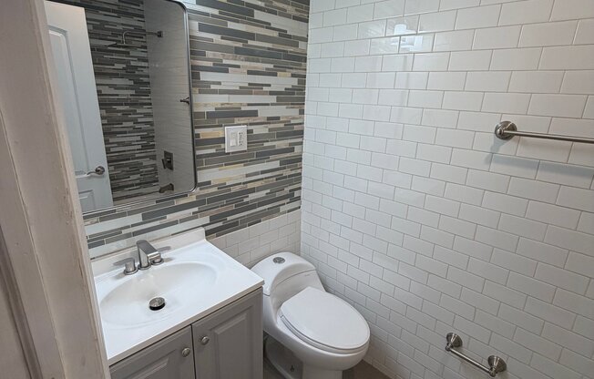 427 E 143 ST
