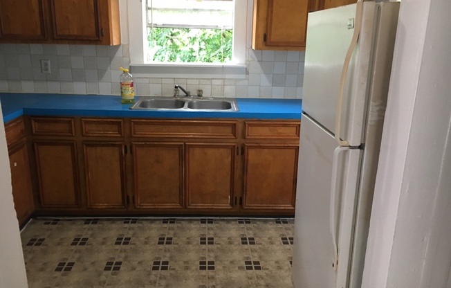 1 bed, 1 bath, 550 sqft, $500, Unit 5305 #5 (garage up)