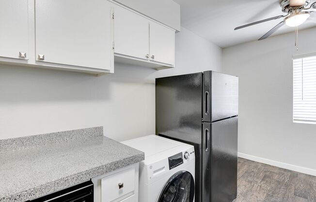 2 beds, 1 bath, 720 sqft, $1,100, Unit F-57