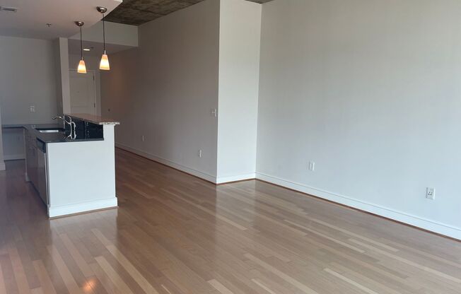 1 bed, 1 bath, $1,995