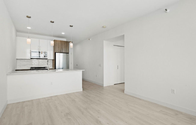 811 S MICHIGAN AVE