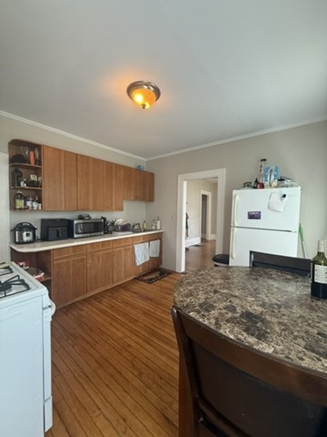 64 LINWOOD AVE