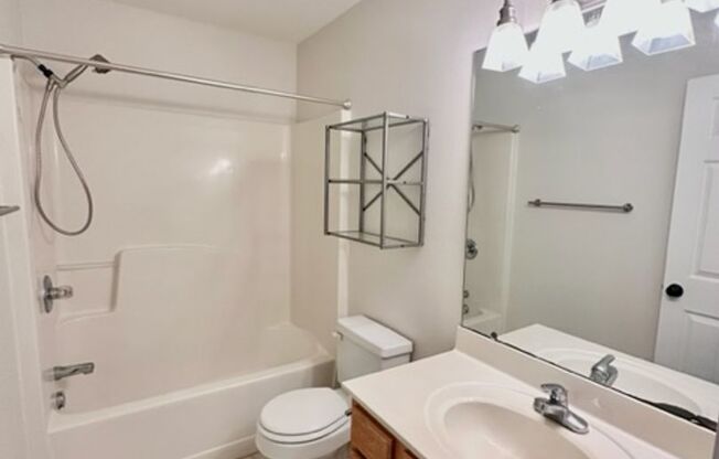 3 beds, 2.5 baths, $1,800, Unit # 1