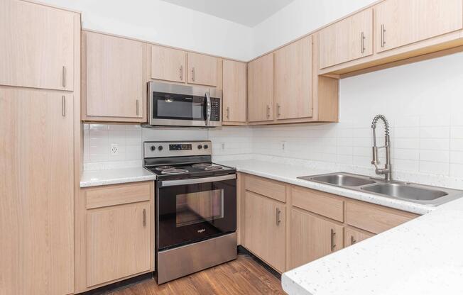 2 beds, 2 baths, 900 sqft, $1,283