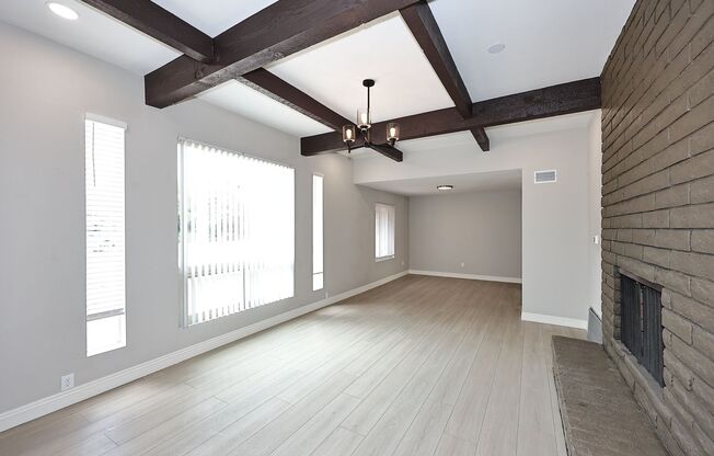 2131 E. Geneva Dr Tempe, AZ 85282