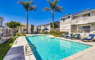 Newport Seacrest Apartments Lifestyle - Pool