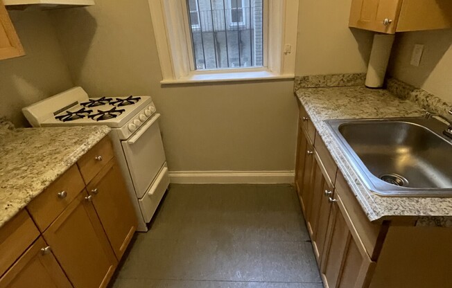 1 bed, 1 bath, $2,800, Unit 8