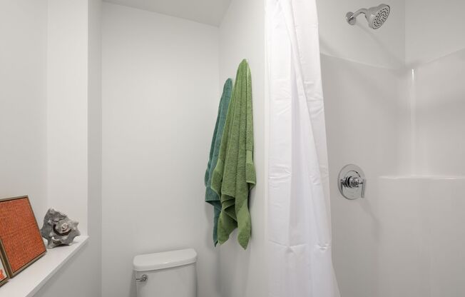 Studio, 1 bath, 239 sqft, $1,095, Unit 200